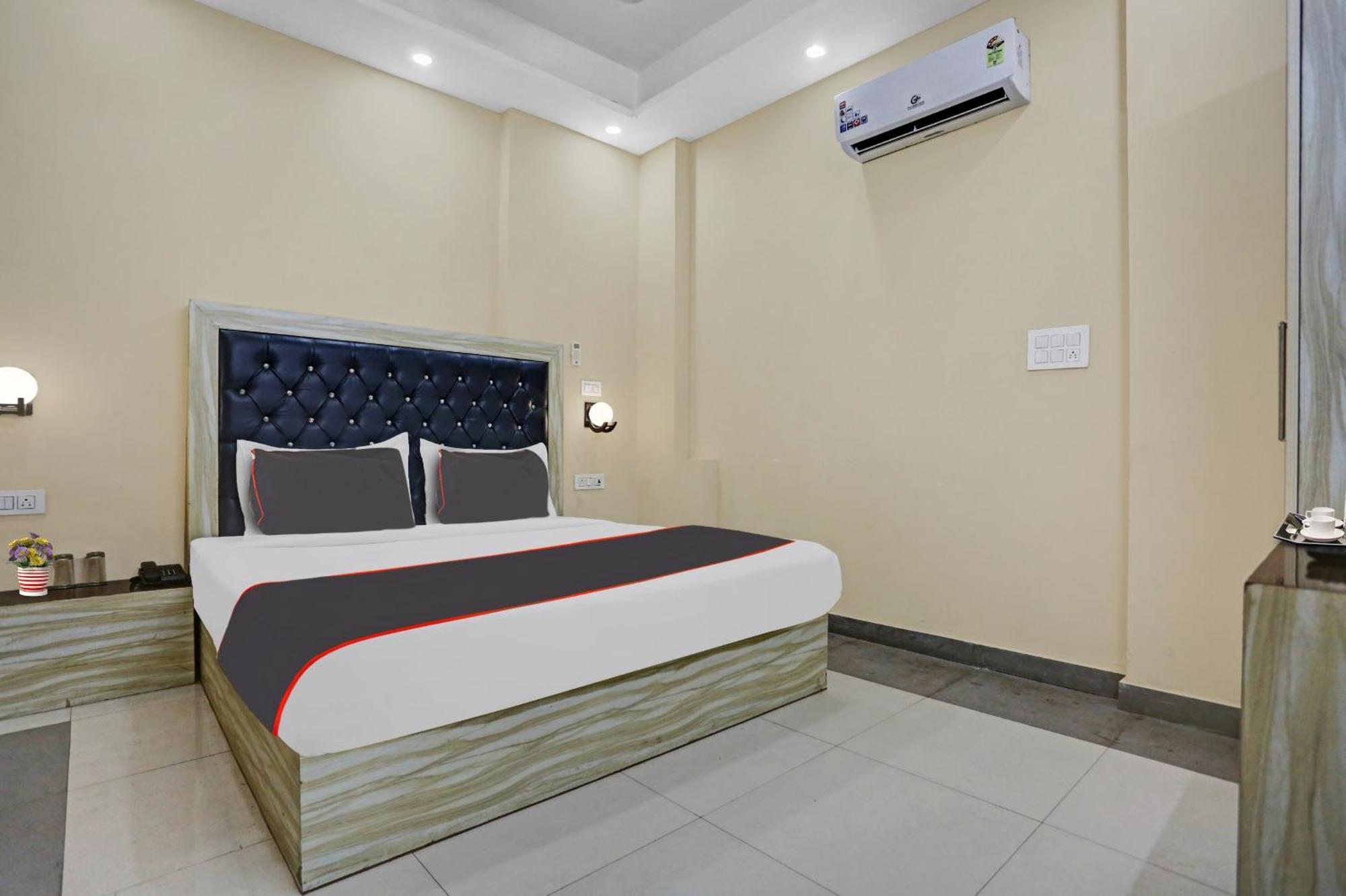 מלון ניו דלהי Collection O Metro View Ashok Vihar Near Shalimar Bagh Metro Station מראה חיצוני תמונה