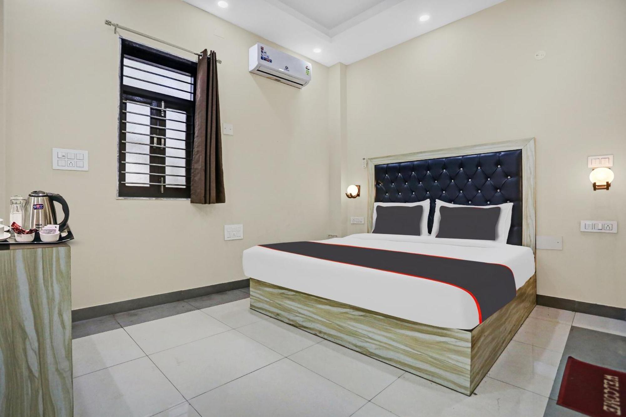 מלון ניו דלהי Collection O Metro View Ashok Vihar Near Shalimar Bagh Metro Station מראה חיצוני תמונה